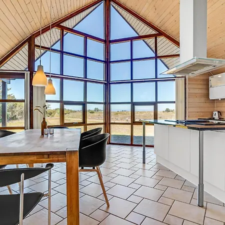 3 Bedroom Beach Front Home In Blavand