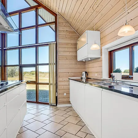 Three-bedroom In Semesterbostad *