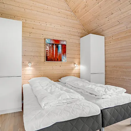 3 Bedroom Beach Front Home In Blavand